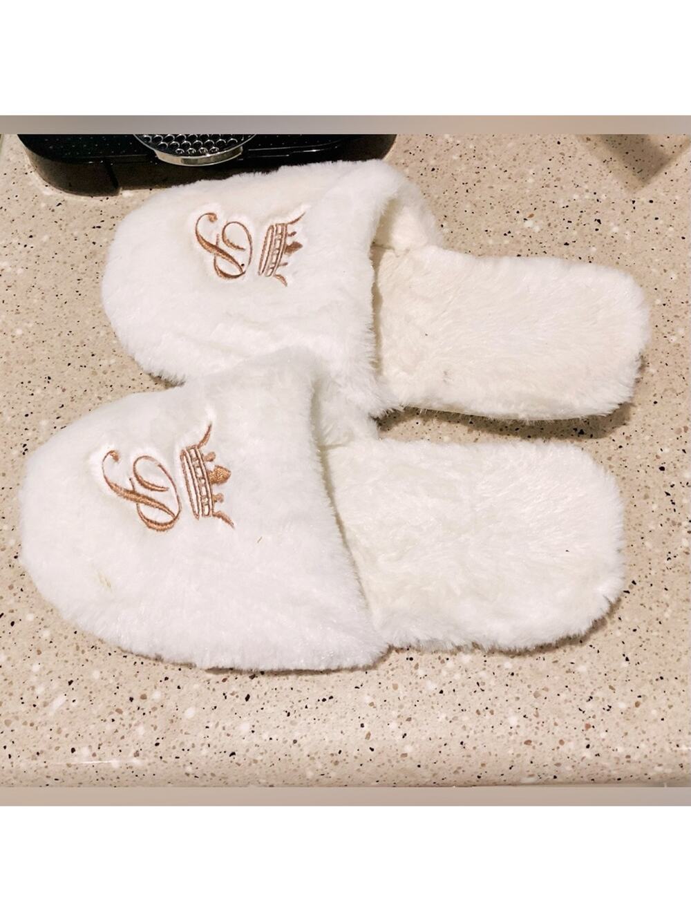 P initial faux fur slippers
